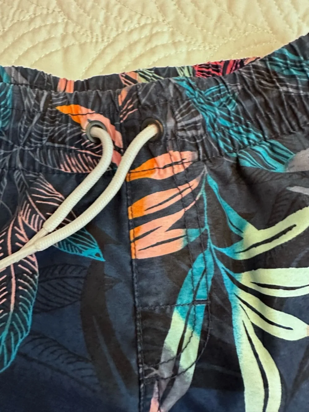 Old Navy Boy’s Sz. S (6-7) Navy Tropical Print Swim Trunks with Lining
